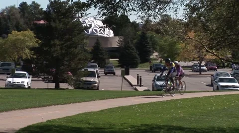 Bicycling in Park Видео 50769483
