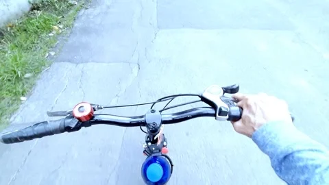Bicycling on the Road Видео 331146279