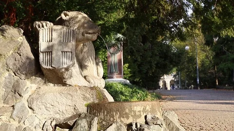 Biella Bear fountain 動画素材 101339244