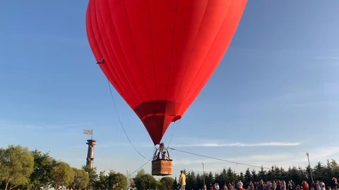 Big balloon in the form of a red heart Stock-Footage 115964372