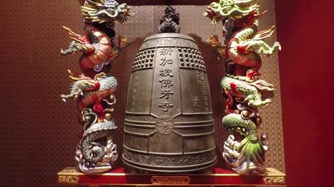 Big Bell, Inside Hundred Dragon Hall, Buddha Tooth Relic Temple, Singapore 스톡 동영상 329286453