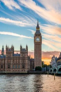 Big Ben against dramatic sky, beautiful evening cityscape Stock Photos