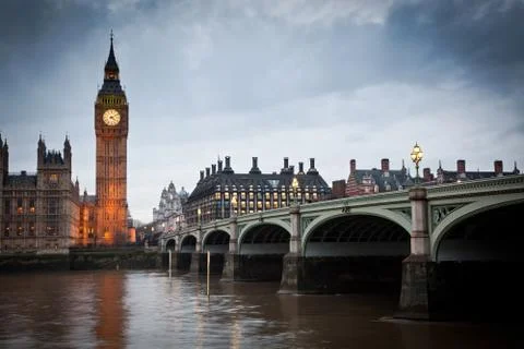 Big Ben Clock Tower and Parliament house at city of westminster, London Engla Stock Photos