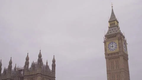 Big Ben Clock Tower on day of Queen Elizabeth II funeral, London, UK. Vídeos de archivo 211650434
