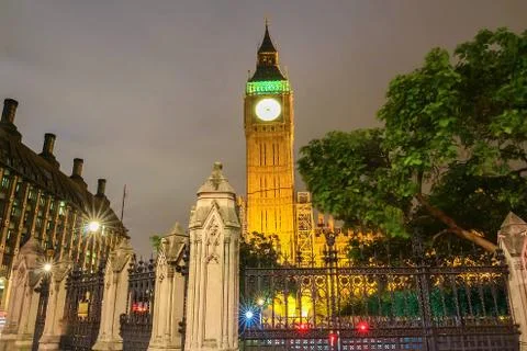 The Big Ben clock tower at night, London, UK. Stock Photos
