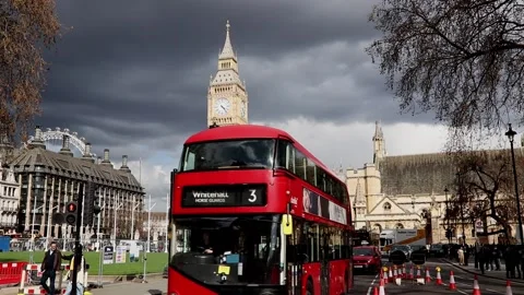 Big Ben clock tower seen from Parliament Square, London UK Stockbeeldmateriaal 238982080