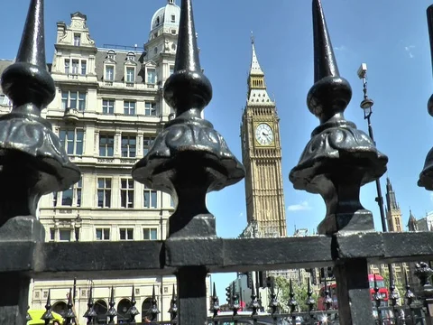 Big Ben through Gate 스톡 동영상 79075957
