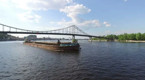 Big Cargo Ship Stockbeeldmateriaal 64067881