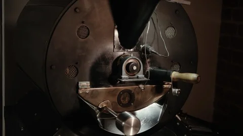 A big coffee making machine is working. Vídeo Stock 107991787