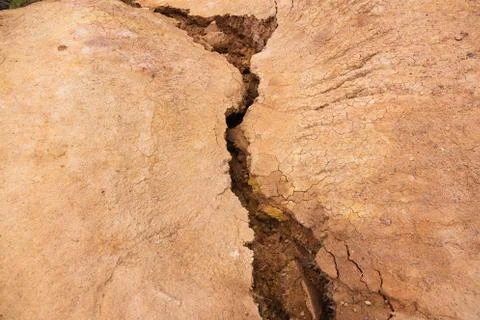 Big crack in the ground Stock-Fotos