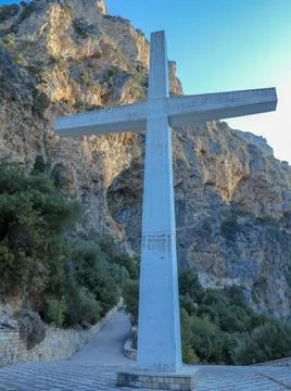 The big Cross in the Monastery of Saint Eleousa near Agrinio in Greece Stockfoto's