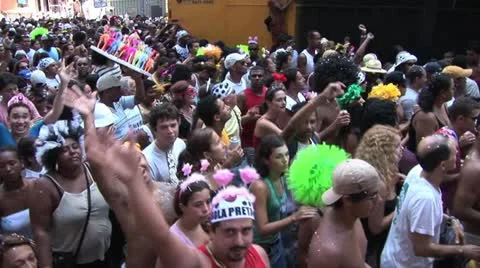 Big Crowd Of People Dancing In Rio de Janeiro s Street Carnival 스톡 동영상 19103667