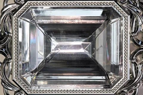 Big diamond gem rectangular crystal close up Big diamond gem rectangular c... 库存照片