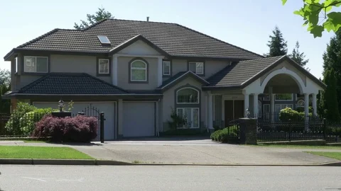 Big expensive house. Видео 77175265