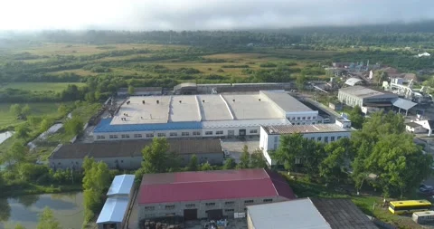 Big factory top view. Large factory in an ecologically clean region. A modern Vidéo 201208869