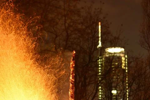 Big fire with everything else burning next to it change climatic Foto stock