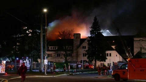 Big fire at old building Video stock 139657400