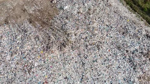 Big garbage heap 12 스톡 동영상 155799181