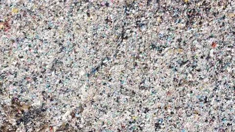 Big garbage heap 14 스톡 동영상 155800793