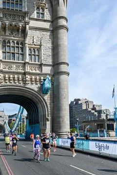 The big Half Marathon at Tower bridge Stock Photos