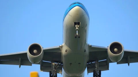 Big jet flying overhead Stock Footage 89791078