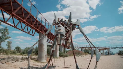 Big Metal spider in Cremea Video stock 155448017
