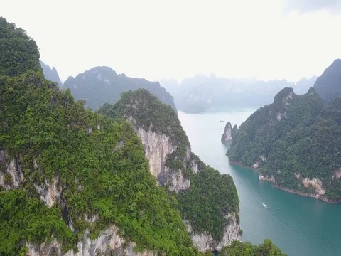 Big mountain in the Tropical Forest, from top to bottom 動画素材 78636871