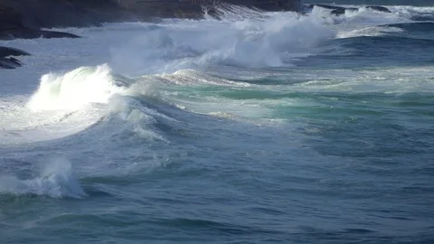 Big Ocean Waves Видео 94240088