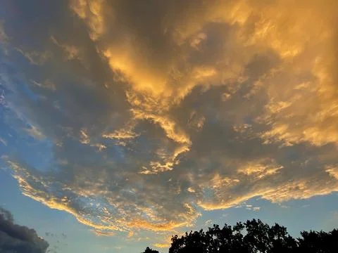 Big orange clouds Stockfoto's