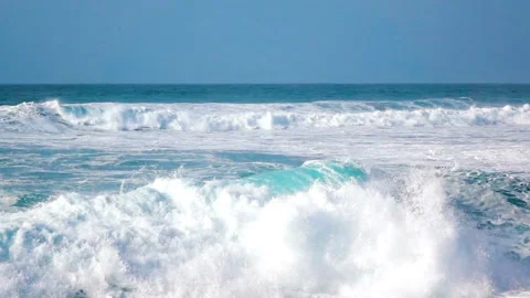Big powerful ocean waves breaking natural sea ocean background curly wave Stock-Footage 336585835
