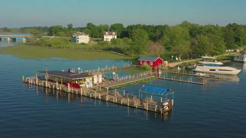 Big Red Dock Saugatuck 動画素材 137476566