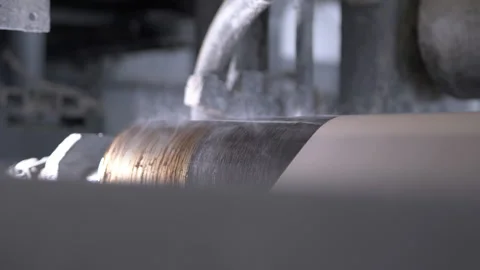 Big rotating cylindrical mechanism of machine for web drying 動画素材 303103542