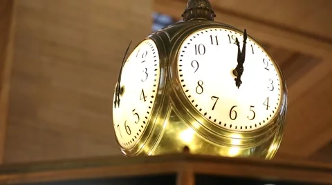 Big shiny clock in Central Station in New York Stock Footage 58606967