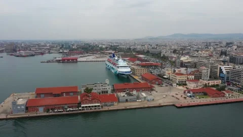 Big ship at harbour Vídeo Stock 139820699