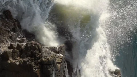 Big Splash no audio Stock Footage 111673389