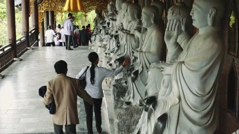 Big statues at Bai Dinh Temple Spiritual and Culture Complex in Ninh Binh Vidéo 132164609