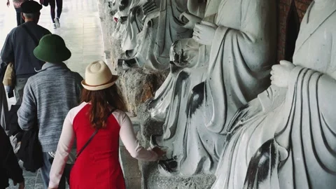 Big statues at Bai Dinh Temple Spiritual and Culture Complex in Ninh Binh Vidéo 132166178