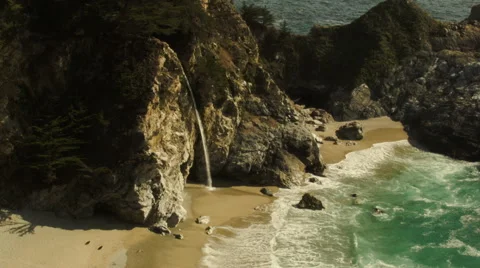 Big Sur waterfall Video stock 53585497