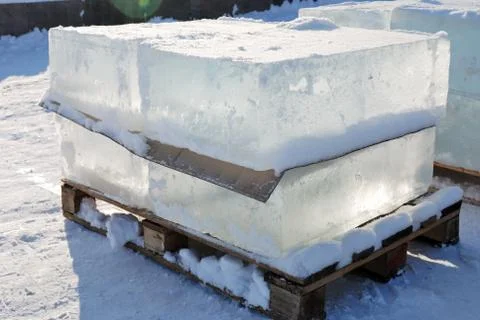 Big translucent ice blocs in the sunshine Fotos Stock