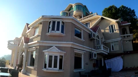 Big Villa establishing shot Stock Footage 144865657