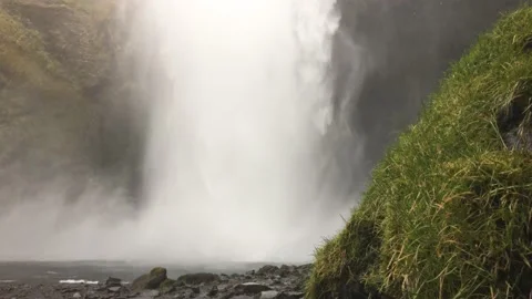 Big waterfall from bottom 4K 스톡 동영상 130871322