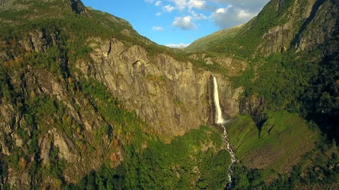 Big waterfall at the Lusterfjorden 스톡 동영상 160171659