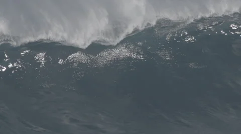 BIG WAVE BREAKING 库存影片 47957902