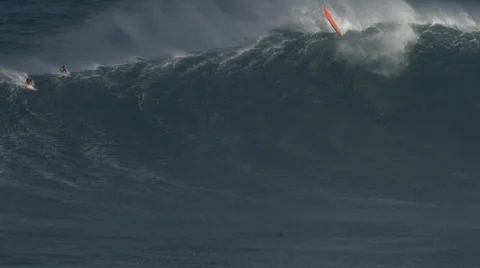 BIG WAVE Stock Footage 33449720