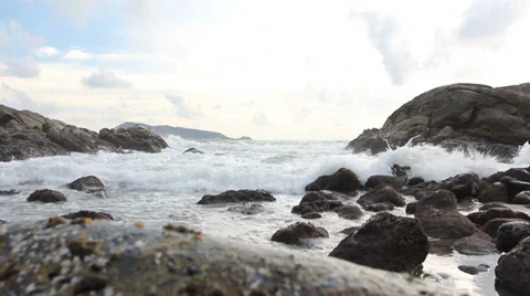 Big wave on rock 스톡 동영상 35153122