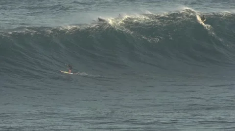 BIG WAVE SURFING Stock Footage 40619027