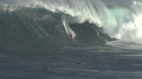 BIG WAVE SURFING 库存影片 40624812