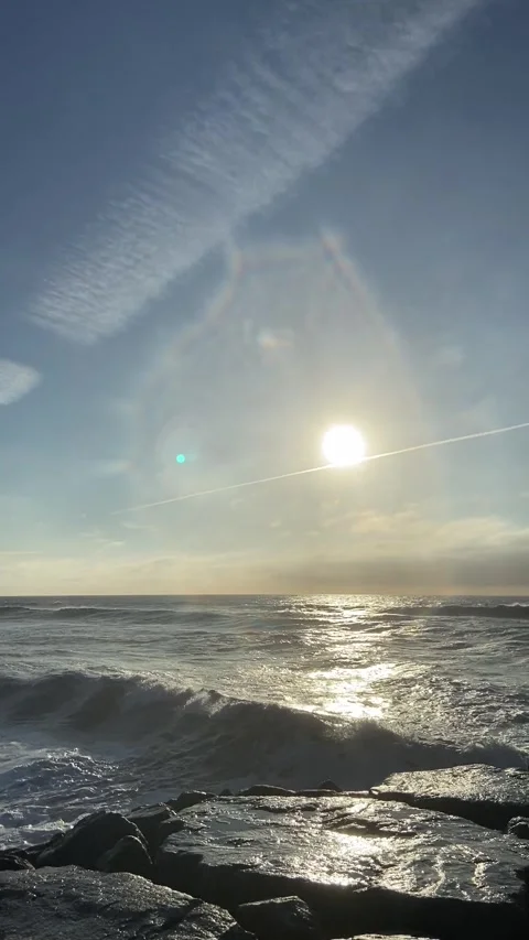 Big waves against a beautiful sky. Beautiful waves on the Portuguese coast Stock Footage 307314956