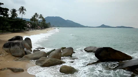 Big waves among rocks on exotic beach, Koh Samui Lamai Island, Thailand Video stock 4783674