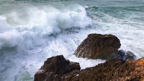 Big Waves and Rocks Video stock 104616829